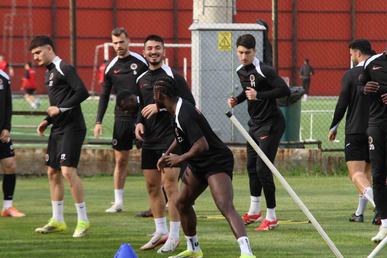 genclerbirligi galatasaray macinin hazirliklarini surdurdu 18 pOi63avZ