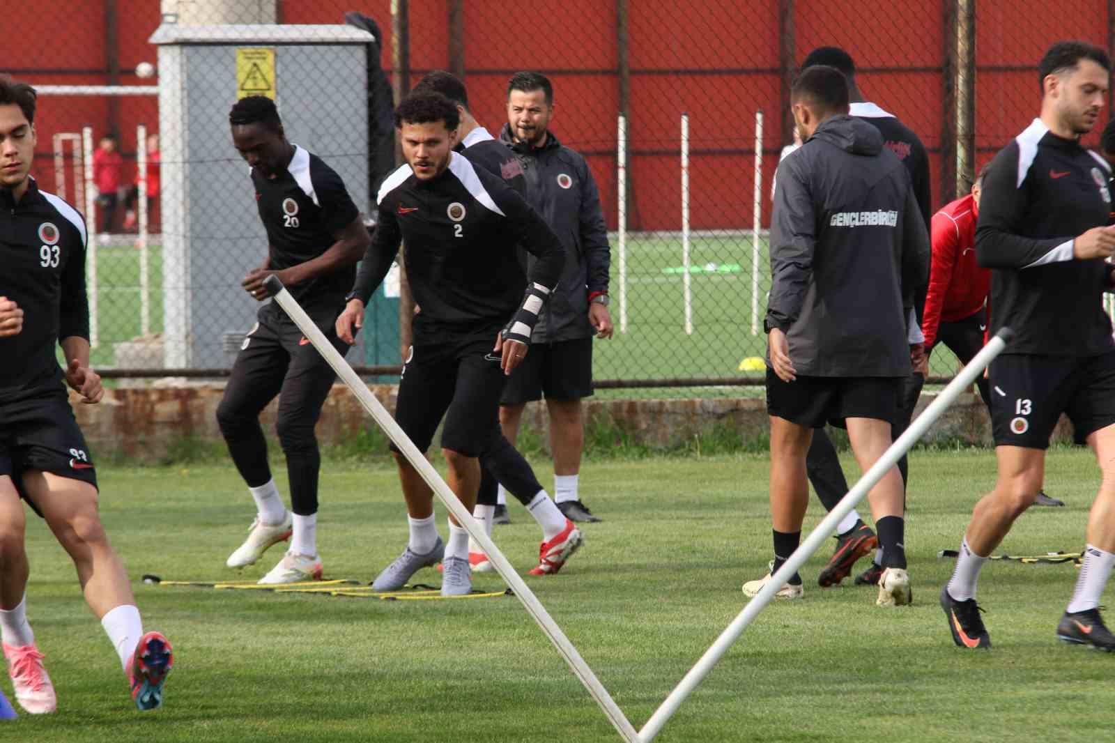 genclerbirligi galatasaray macinin hazirliklarini surdurdu 26 7uSQYydh