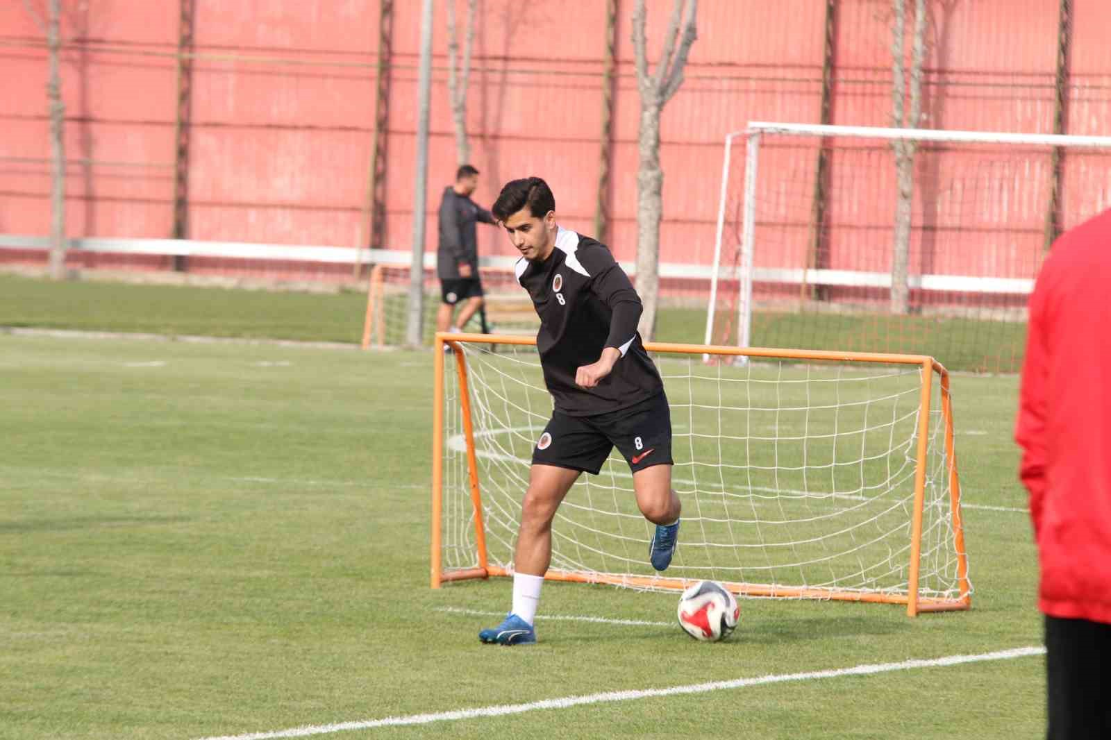 genclerbirligi galatasaray macinin hazirliklarini surdurdu 32 cRpcWpPP