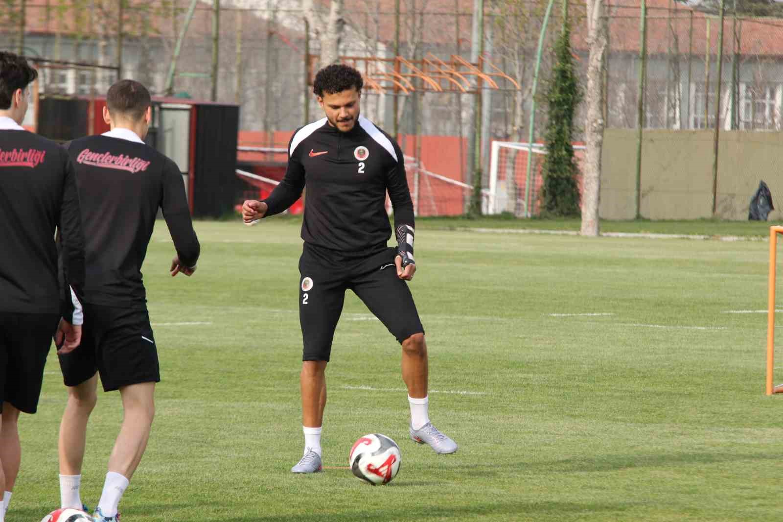 genclerbirligi galatasaray macinin hazirliklarini surdurdu 33 y5YGChTf