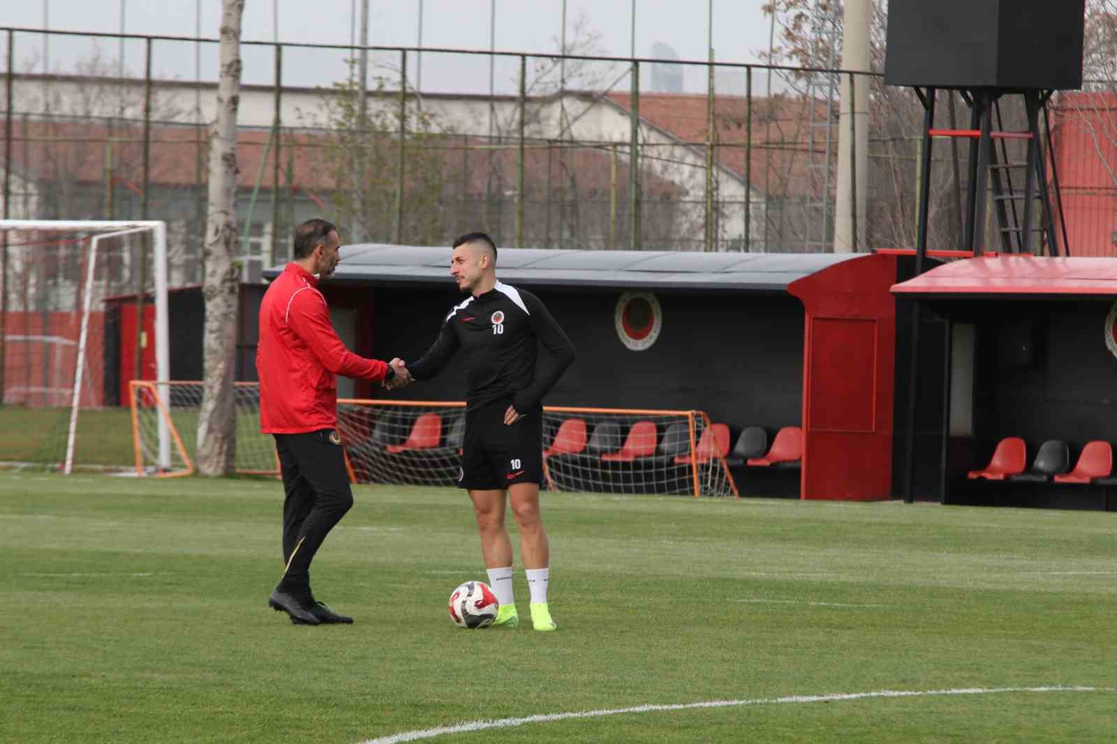 genclerbirligi galatasaray macinin hazirliklarini surdurdu 6