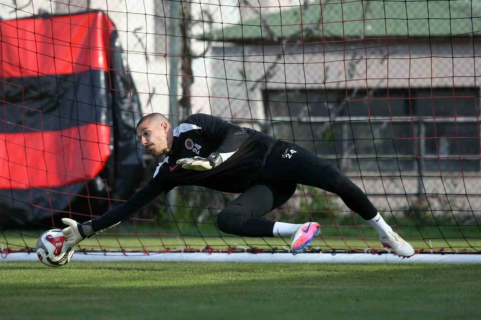 Gençlerbirliği, Kasımpaşa maçı hazırlıklarını tamamladı 8 genclerbirligi kasimpasa maci hazirliklarini tamamladi 4 sZnInJ4K