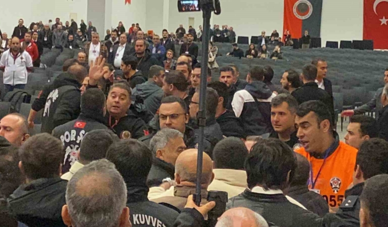 genclerbirligi-olaganustu-genel-kurulunda-kavga-yr13NFcD.jpg