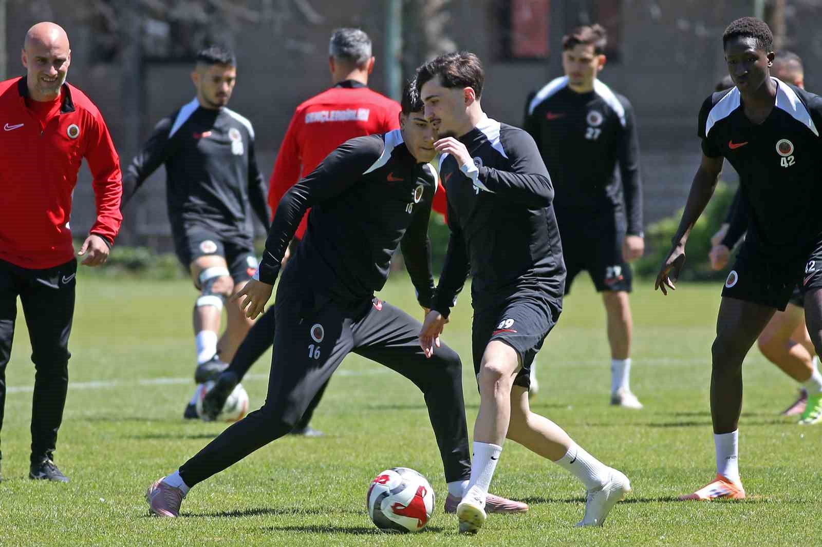 genclerbirligi trabzonspor macina hazir 2 LyEEGvbr