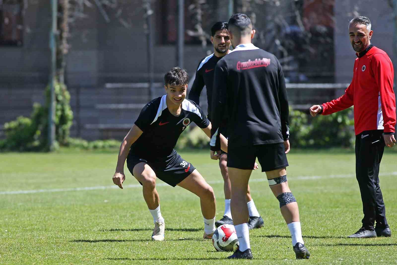genclerbirligi trabzonspor macina hazir 3 DbXJP2XE