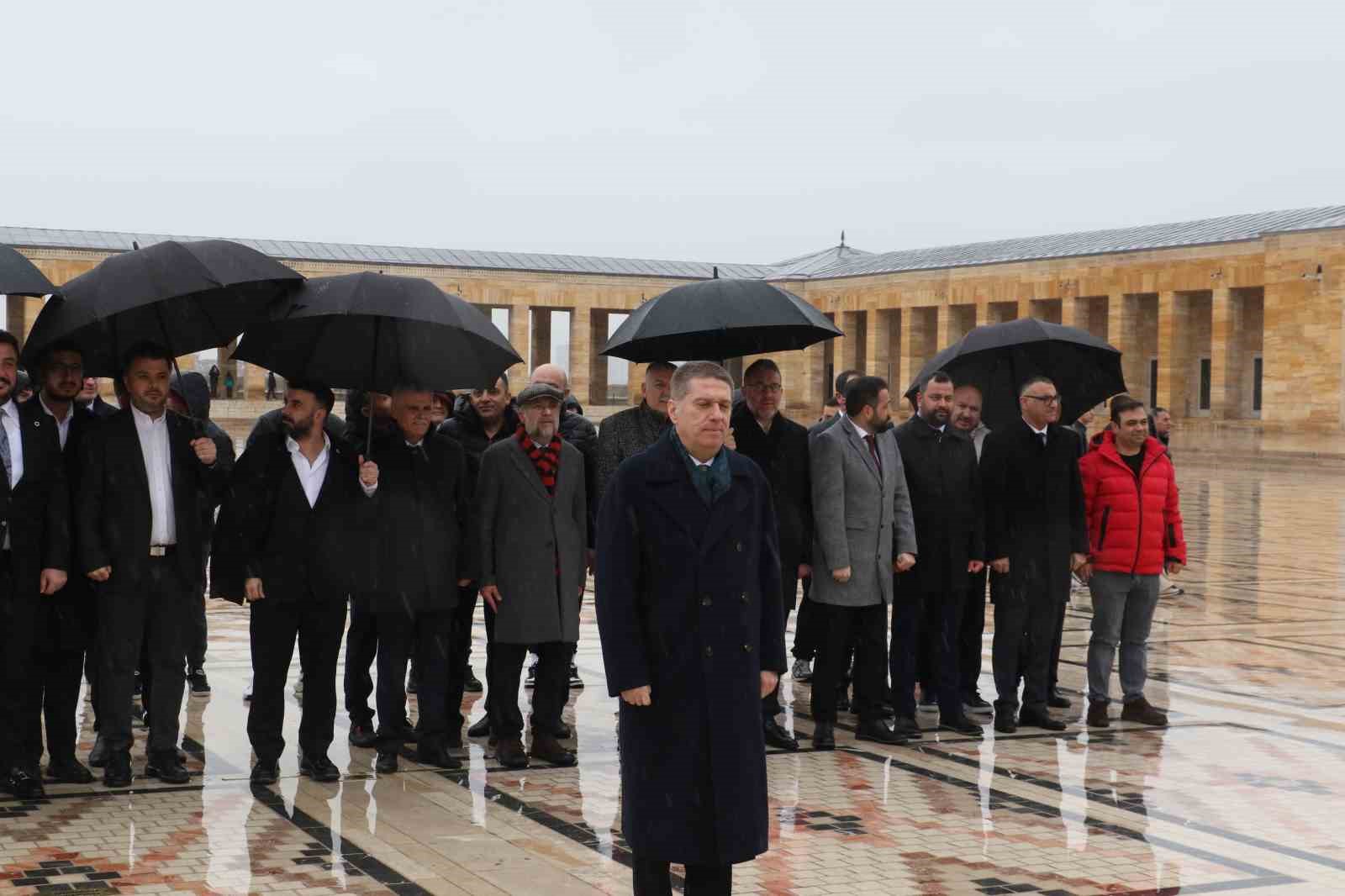 genclerbirliginden anitkabir ziyareti 1 N8esR1VL