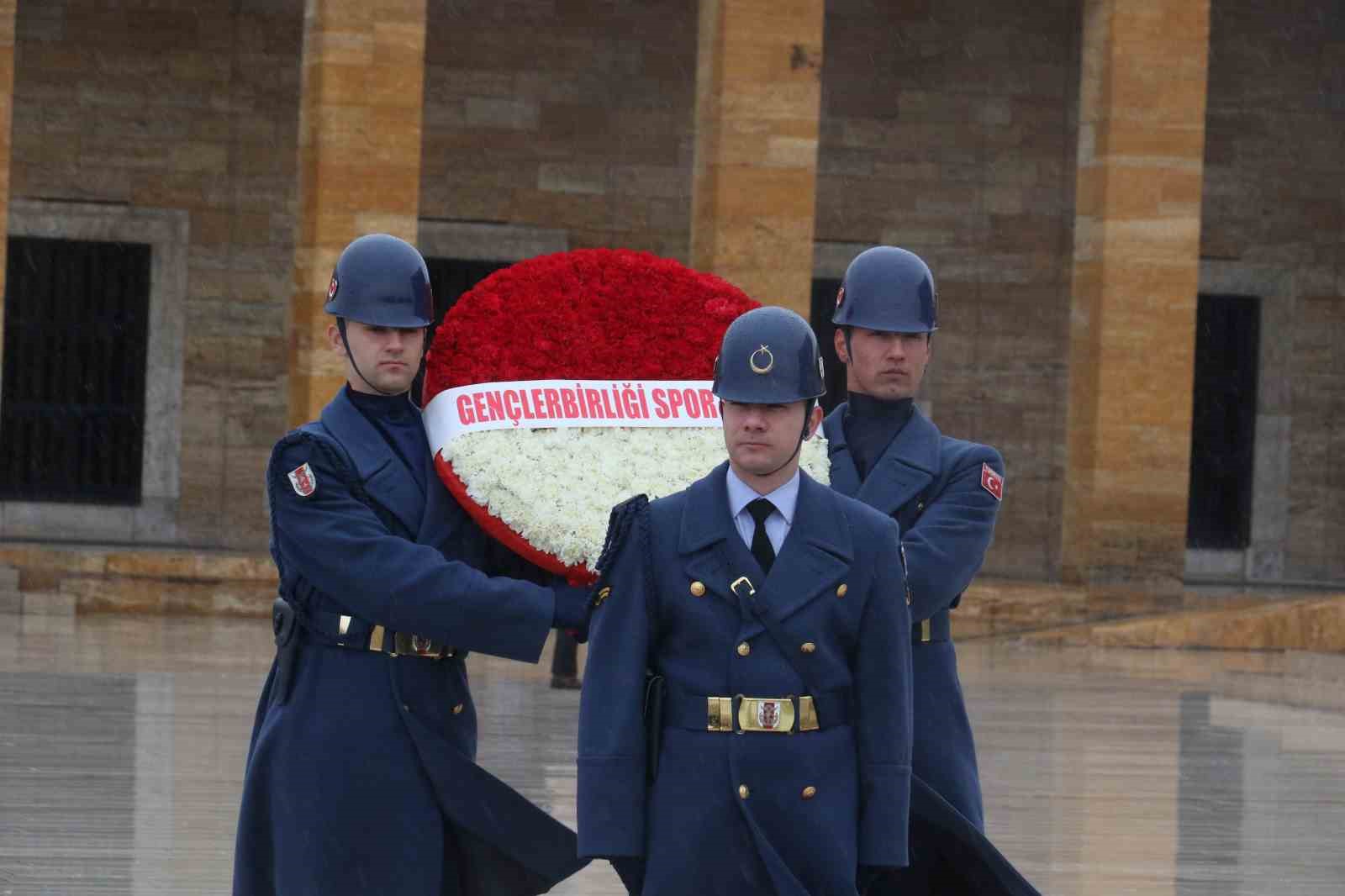 genclerbirliginden anitkabir ziyareti 3 kgjttNir