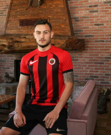 genclerbirliginden-defansa-takviye-XlSvyNQ7.jpg