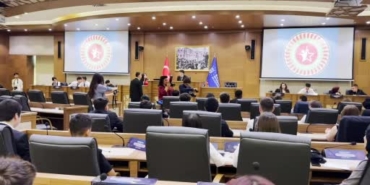genclerin-sesi-bursadan-yukseldi-P581q23y.jpg