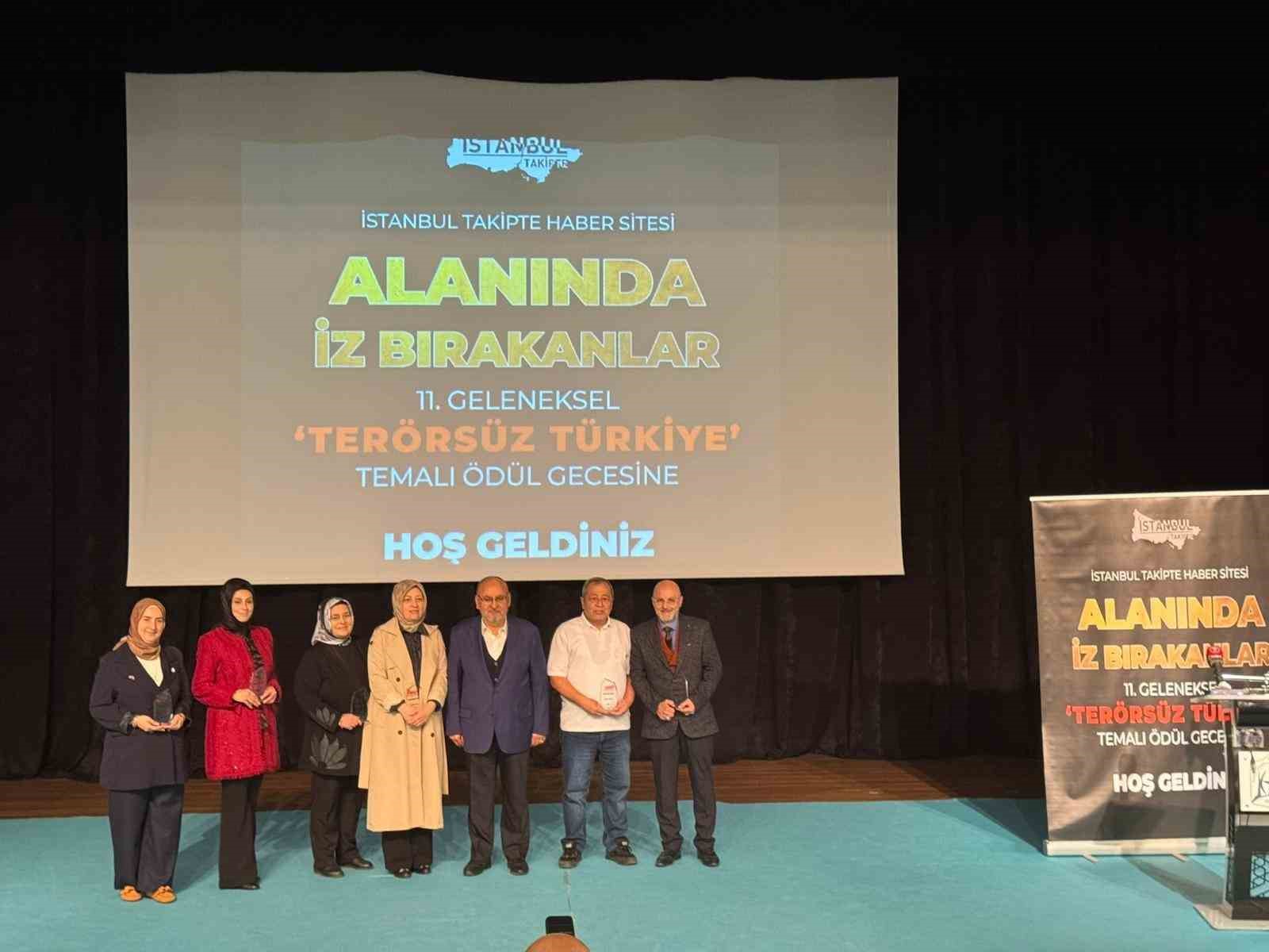 Gençliğe yatırım ödülle taçlandı: Arnavutköy Belediyesi’ne ’Alanında İz Bırakan’ ödülü 7 genclige yatirim odulle taclandi arnavutkoy belediyesine alaninda iz birakan odulu 3 Vr8RiaiN