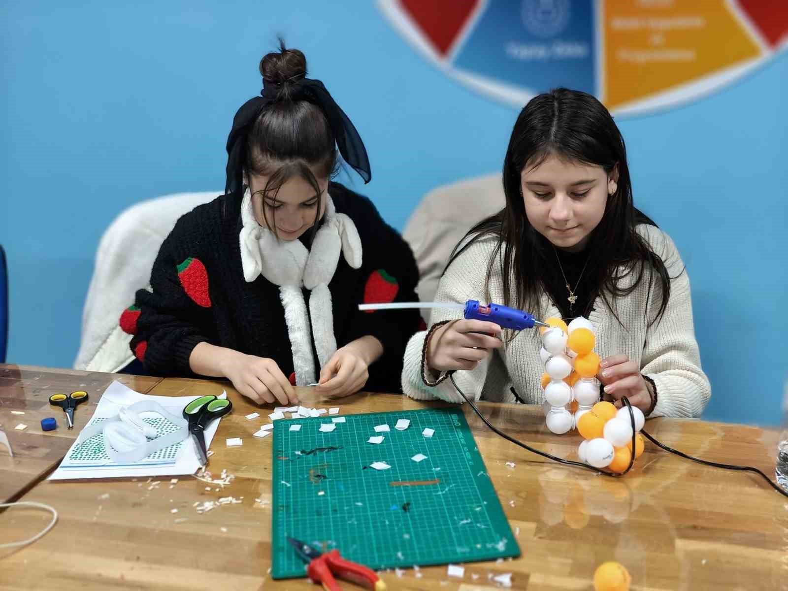 genclik kis kulubu musta yariyil tatiline renk katiyor 7 lHf2lgaG