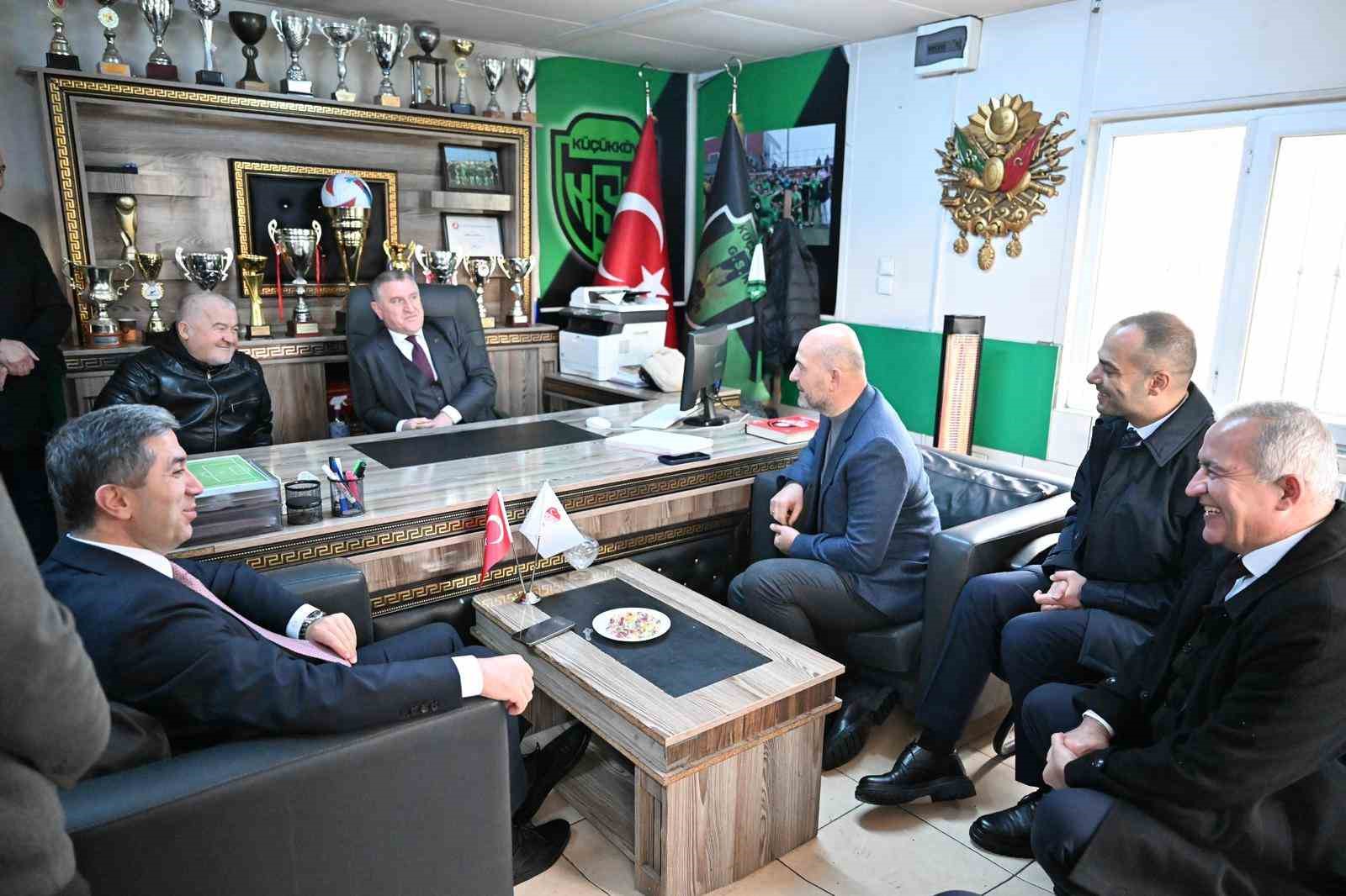 Gençlik ve Spor Bakanı Bak, Gaziosmanpaşa’da spor yatırımlarını yerinde inceledi 8 genclik ve spor bakani bak gaziosmanpasada spor yatirimlarini yerinde inceledi 4 s7EEmXwH