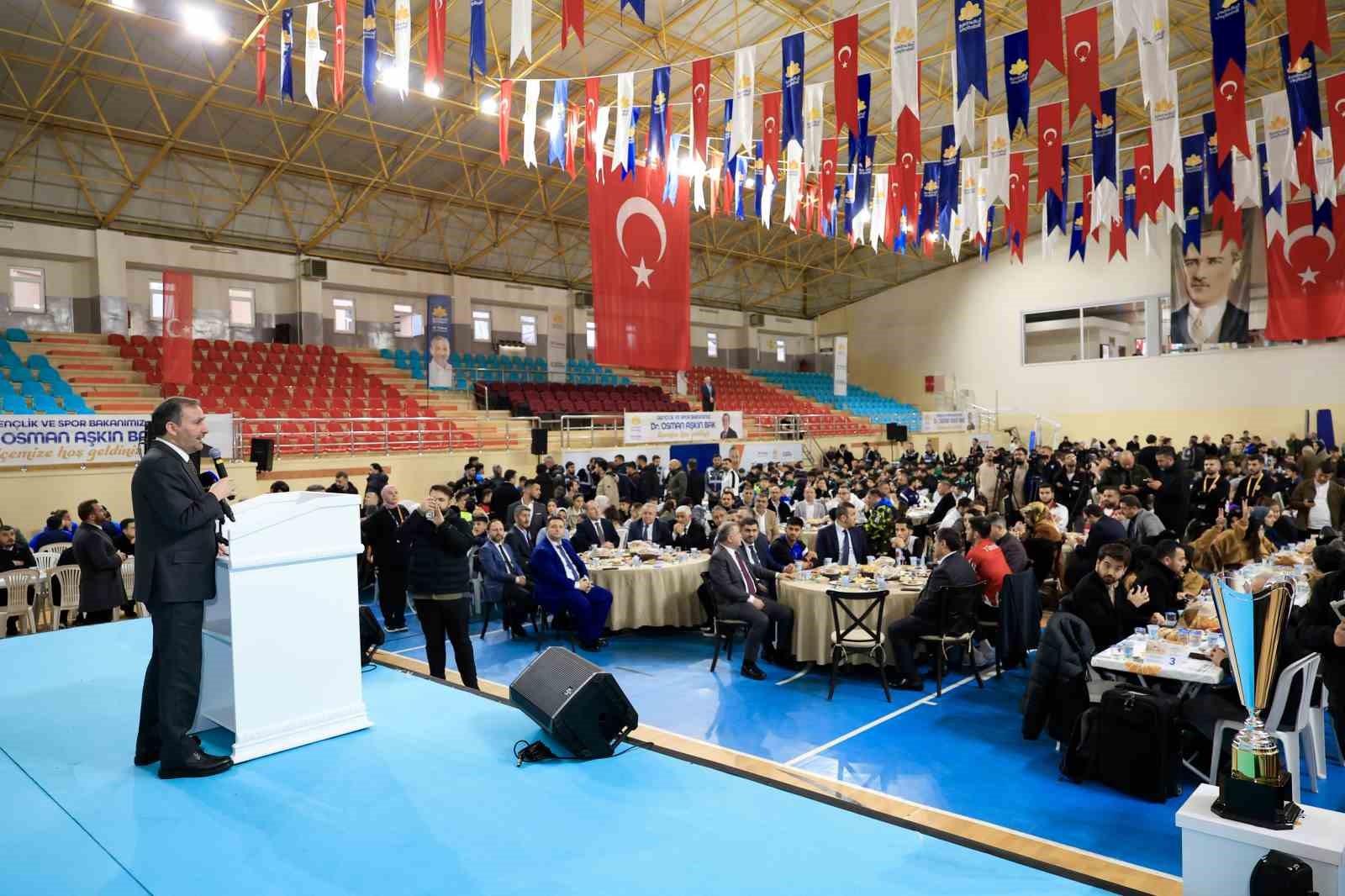 genclik ve spor bakani baktan sultanbeylili genclere mujde 6 uQB3rw9z