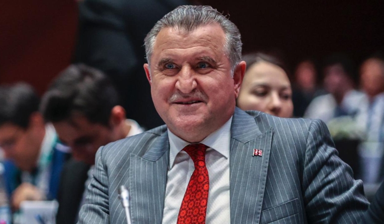 genclik-ve-spor-bakani-osman-askin-bak-2071519