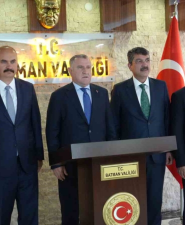 genclik-ve-spor-bakani-osman-askin-bak-batmanda-bWWHqdGP.jpg