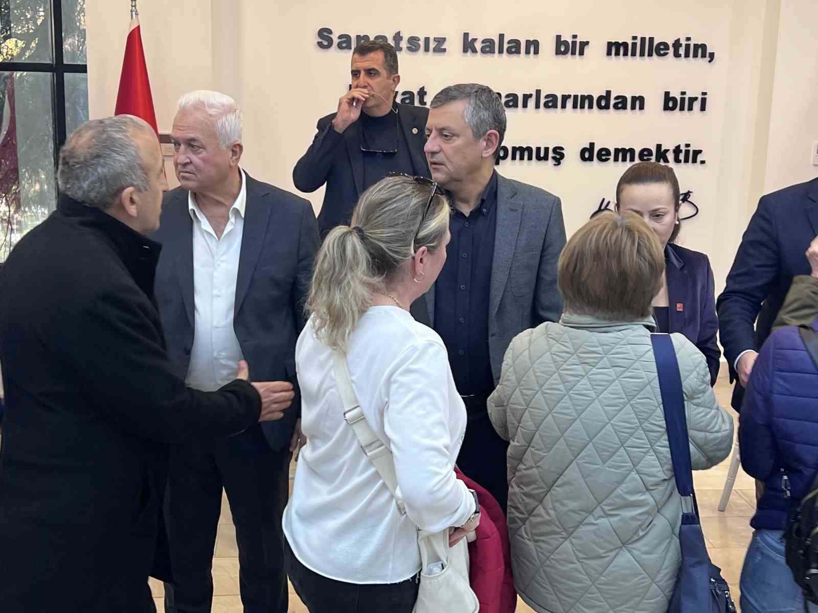 genel baskan ozel durbay ailesiyle beraber taziyeleri kabul etti 4 EEgqr8R1