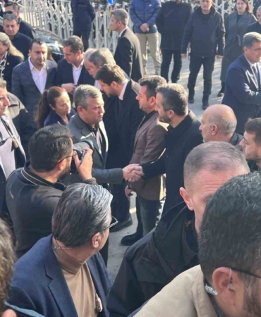 genel-baskan-ozel-durbay-ailesiyle-beraber-taziyeleri-kabul-etti-BbRKWvll.jpg