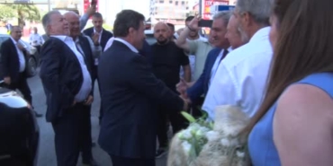 genel-baskan-yiginerden-secim-sonrasi-izmire-ilk-ziyaret-dwhrcSts.jpg