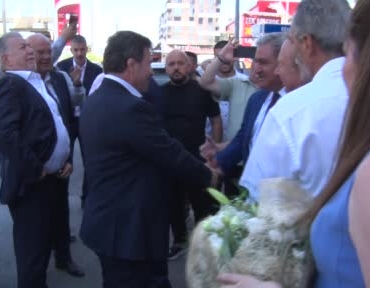 genel-baskan-yiginerden-secim-sonrasi-izmire-ilk-ziyaret-dwhrcSts.jpg