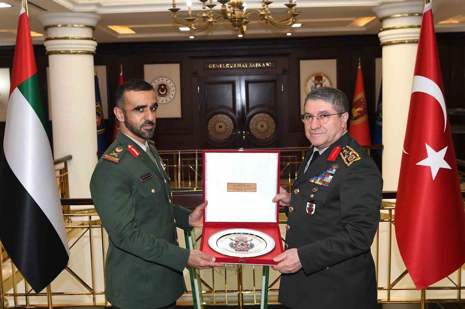 genelkurmay baskani bayraktaroglu birlesik arap emirlikleri kara kuvvetleri komutani al hallamiyi kabul etti 1 y8OQf3QU