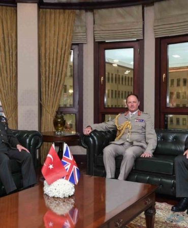 genelkurmay-baskani-bayraktaroglu-birlesik-krallik-kara-kuvvetleri-komutani-orgeneral-walkeri-kabul-etti-2vcht5jY.jpg