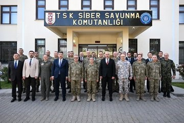 Genelkurmay Başkanı Bayraktaroğlu, NATO Kilitli Kalkan 2026 Tatbikatı Seçkin Gözlemci Günü’ne katıldı 5 genelkurmay baskani bayraktaroglu nato kilitli kalkan 2026 tatbikati seckin gozlemci gunune katildi 1 kYPrzifT