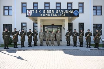 Genelkurmay Başkanı Bayraktaroğlu, NATO Kilitli Kalkan 2026 Tatbikatı Seçkin Gözlemci Günü’ne katıldı 7 genelkurmay baskani bayraktaroglu nato kilitli kalkan 2026 tatbikati seckin gozlemci gunune katildi 3 TFSQXeJV