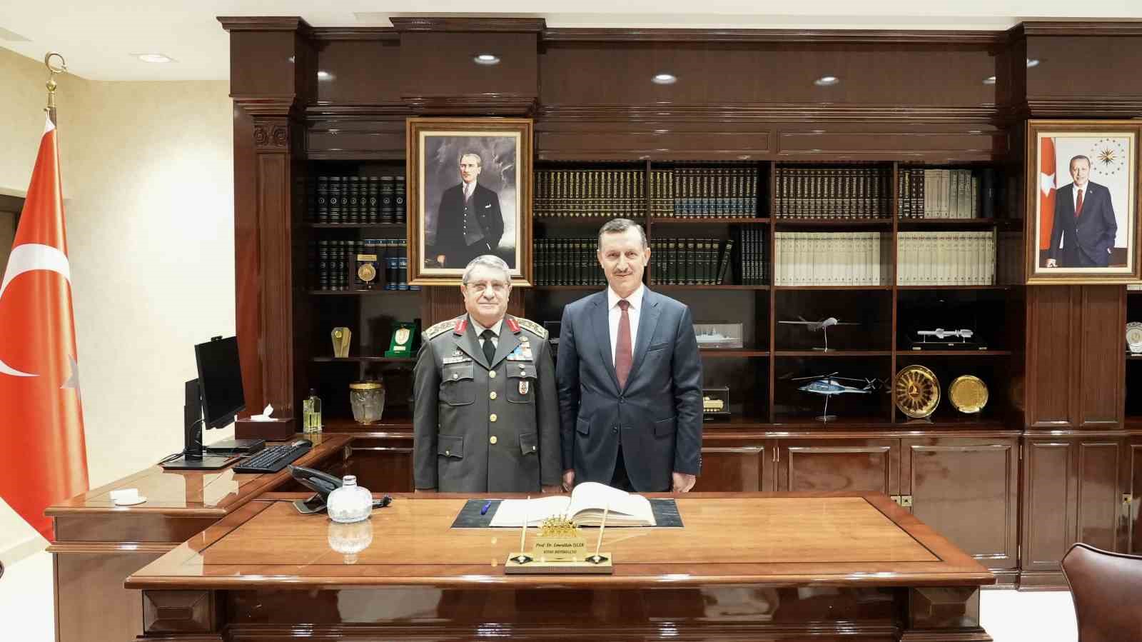 genelkurmay baskani bayraktaroglu suudi arabistanda 0 8FyCwhTf
