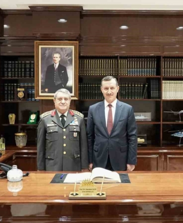 genelkurmay-baskani-bayraktaroglu-suudi-arabistanda-ffJqJHtq.jpg