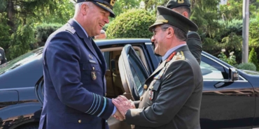 genelkurmay-baskani-orgeneral-bayraktaroglu-hollandali-mevkidasi-eichelsheim-ile-gorustu-vPY7PJIk.jpg