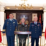 genelkurmay-baskani-orgeneral-bayraktaroglu-romanya-hava-kuvvetleri-komutani-baraboiyi-kabul-etti-tYNmUD8E.jpg