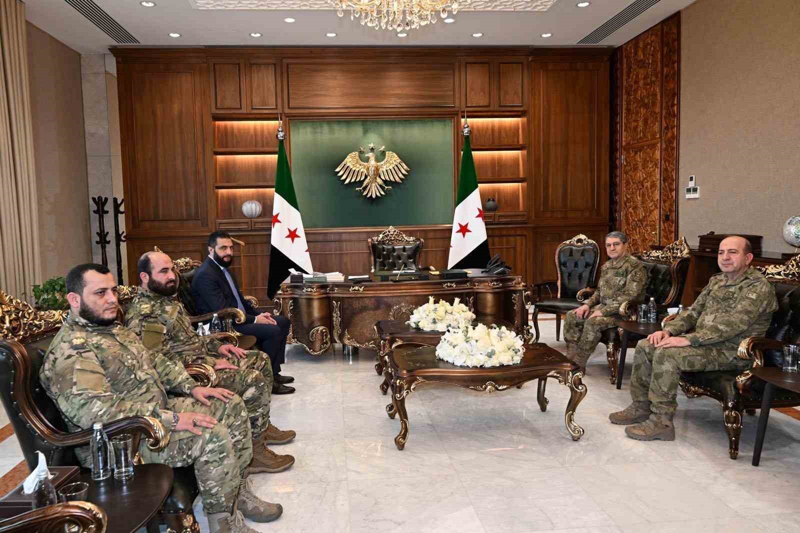 genelkurmay baskani orgeneral bayraktaroglu suriye devlet baskani es sara ile gorustu 1 Hj6p1nfa