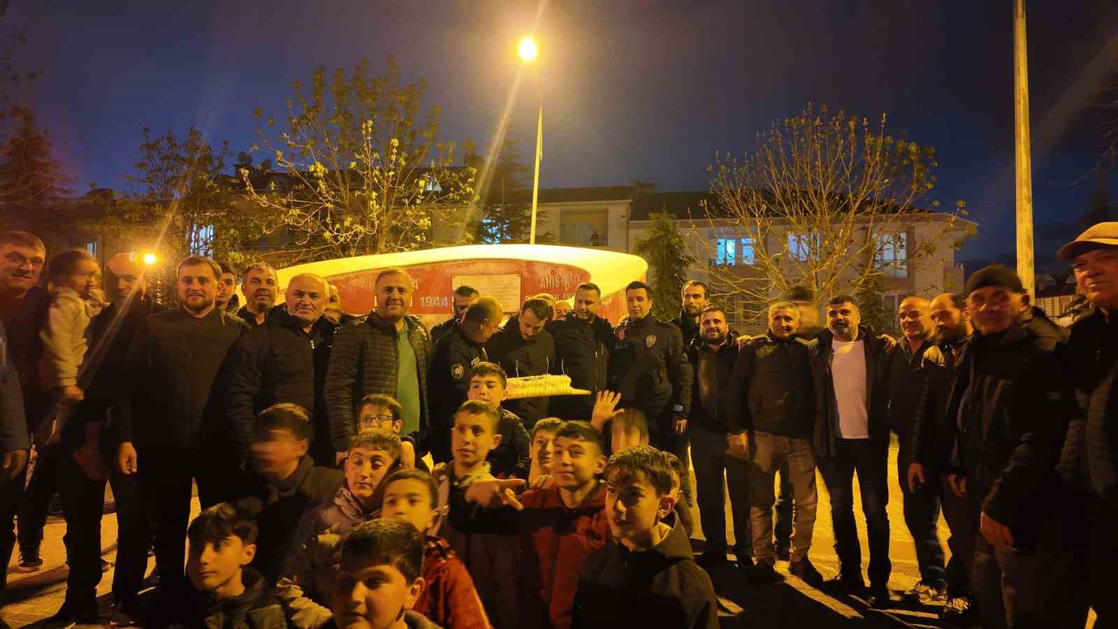 gercegini aratmayan sahte ihbar ile polis teskilatinin 181 yil donumu kutlandi 0 Oe2n2VTy