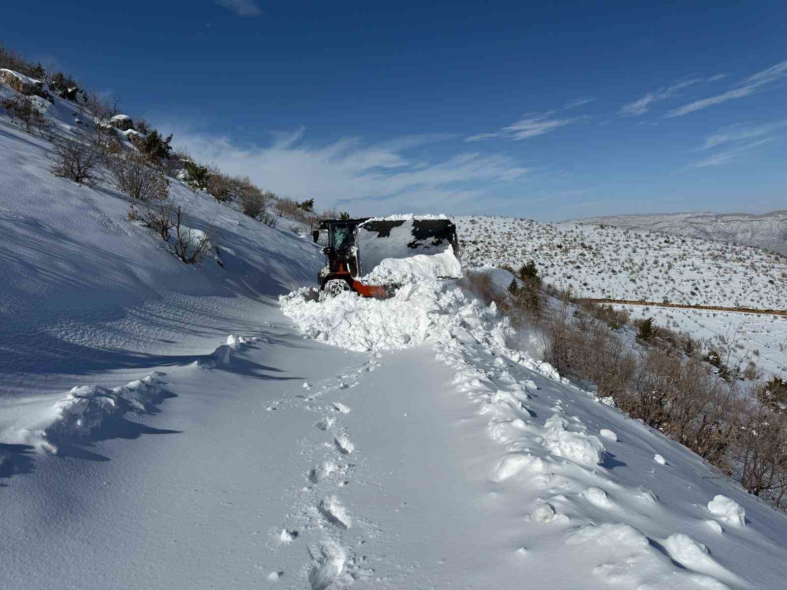 gercuste 58 koy yolu ulasima acildi 1 jgNNIiub