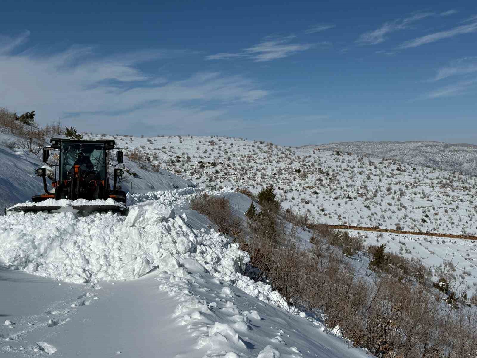 gercuste 58 koy yolu ulasima acildi 2 lsfVWdE8