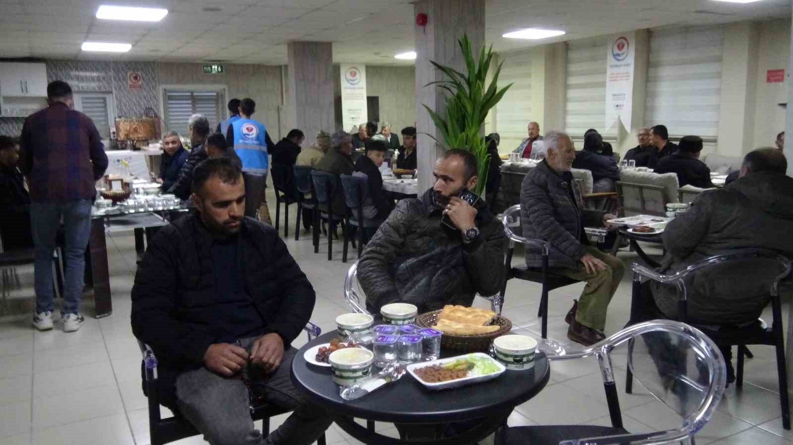 gercuste anlamli iftar bulusmasi 1 vsREtGdt