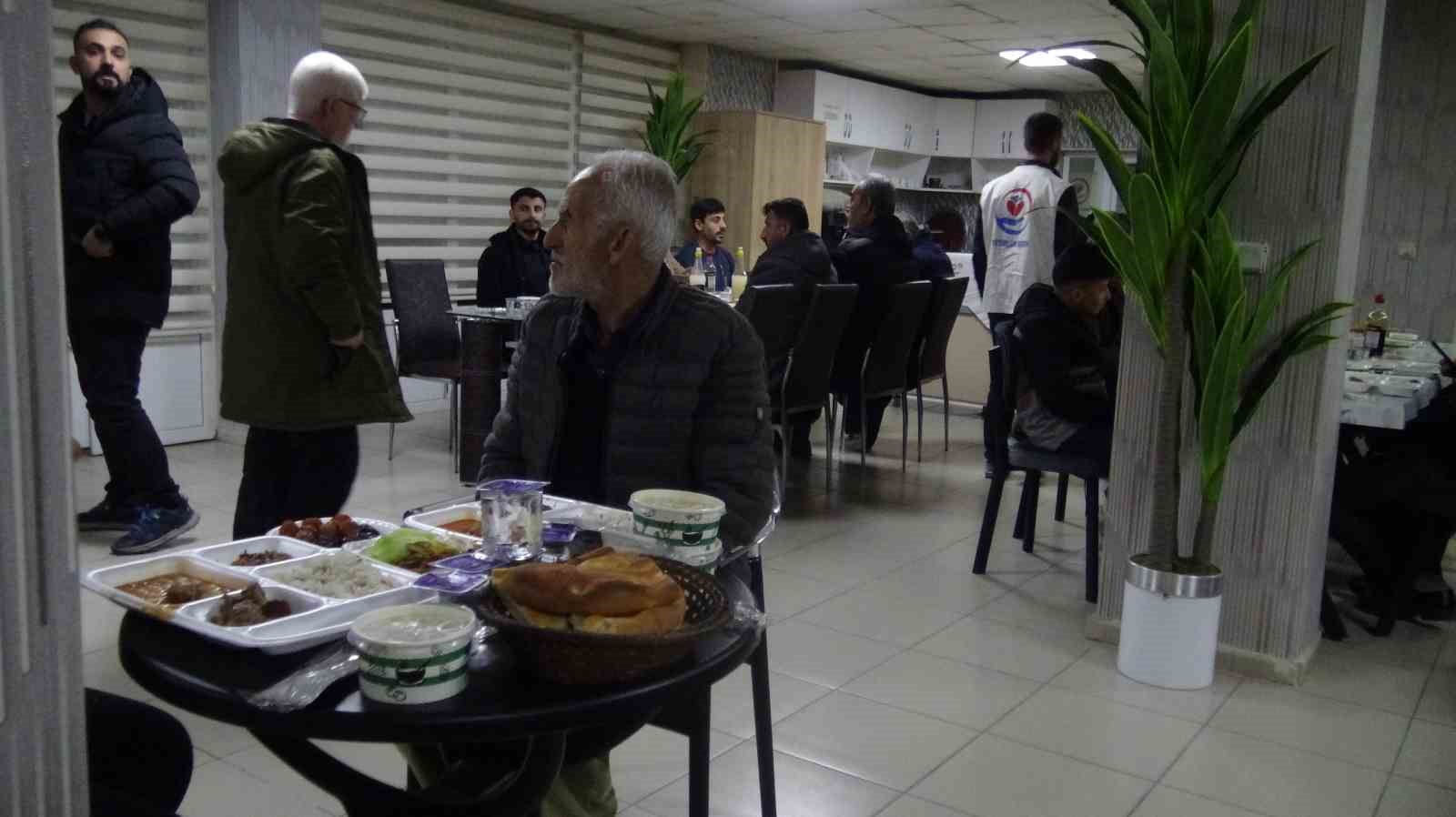 gercuste anlamli iftar bulusmasi 2 kGCXPqze