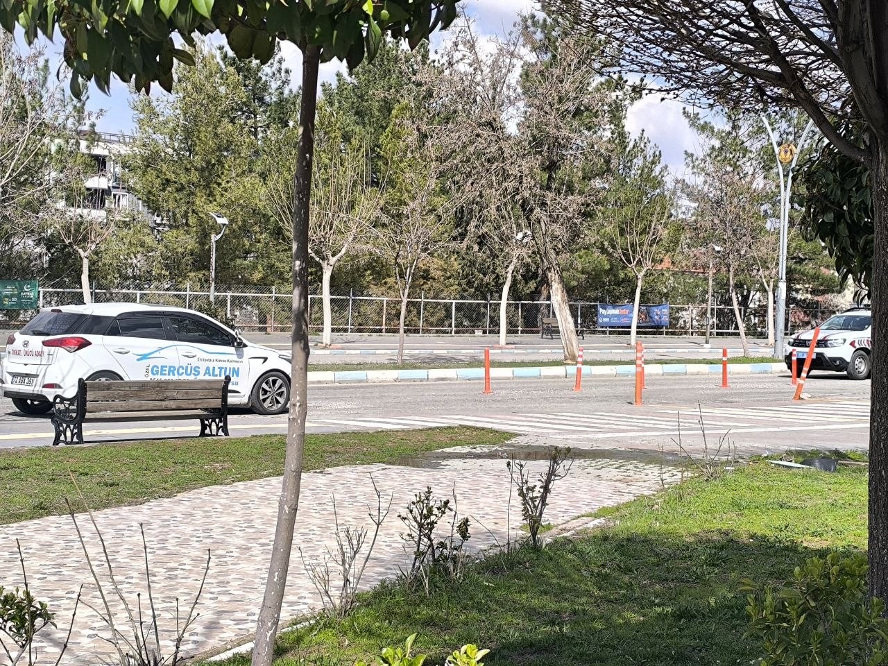 gercuste bulvar isgali kaldirilmayan egitim dubalari trafigi esir aldi 0 mGvN3prO