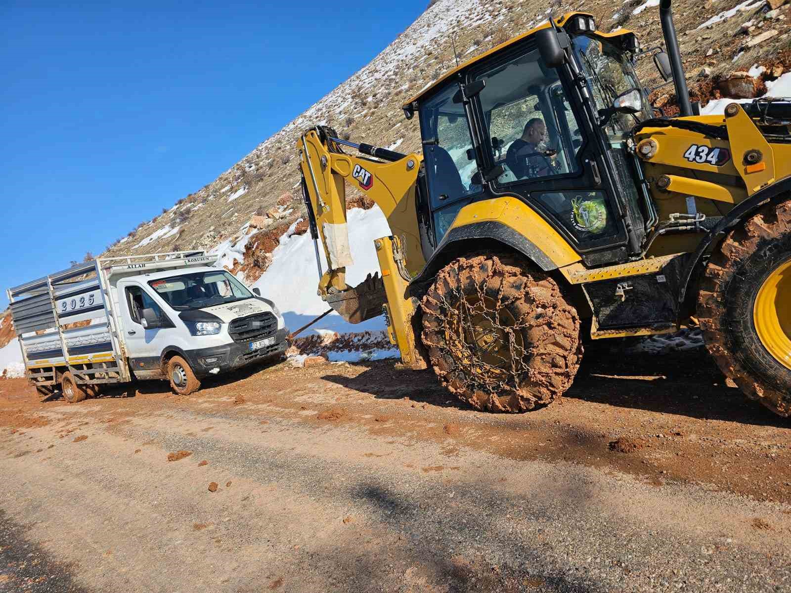 Gercüş’te göçerlerin imdadına Özel İdare yetişti 4 gercuste gocerlerin imdadina ozel idare yetisti 0