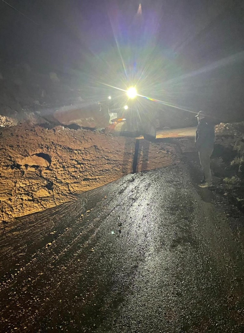 gercuste heyelan kapanan koy yollari ekiplerin yogun mesaisiyle acildi 4 g1zPOrGL