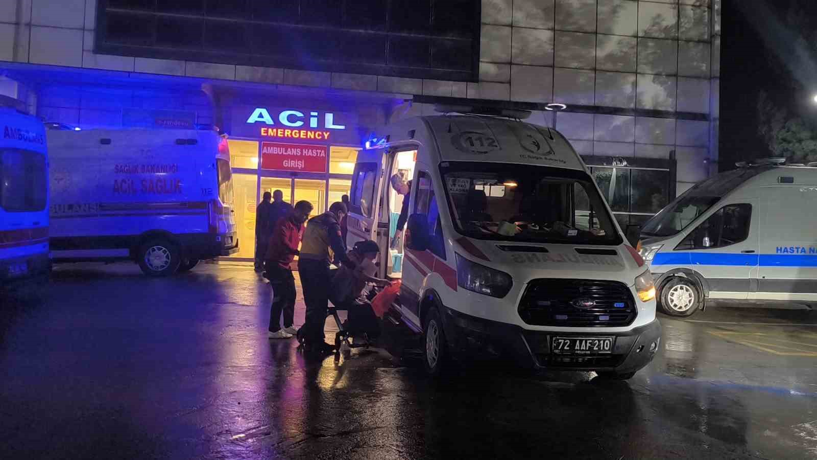 Gercüş’te karbonmonoksit gazından etkilenen 4’ü çocuk 7 kişi hastaneye kaldırıldı 5 gercuste karbonmonoksit gazindan etkilenen 4u cocuk 7 kisi hastaneye kaldirildi 1 5rLCwm9b