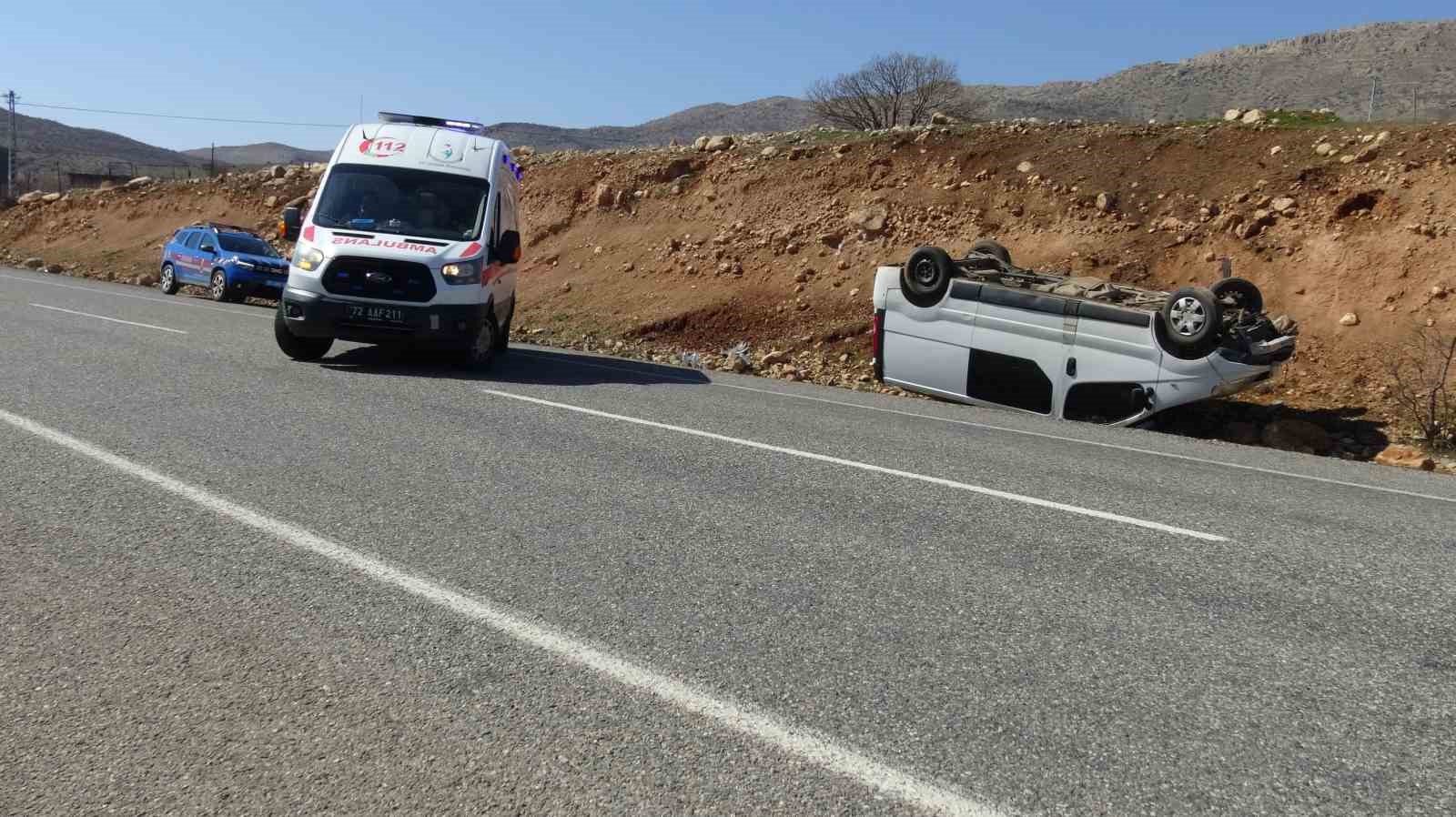 gercuste minibus takla atti 1 yarali 1 vPQ12NGN