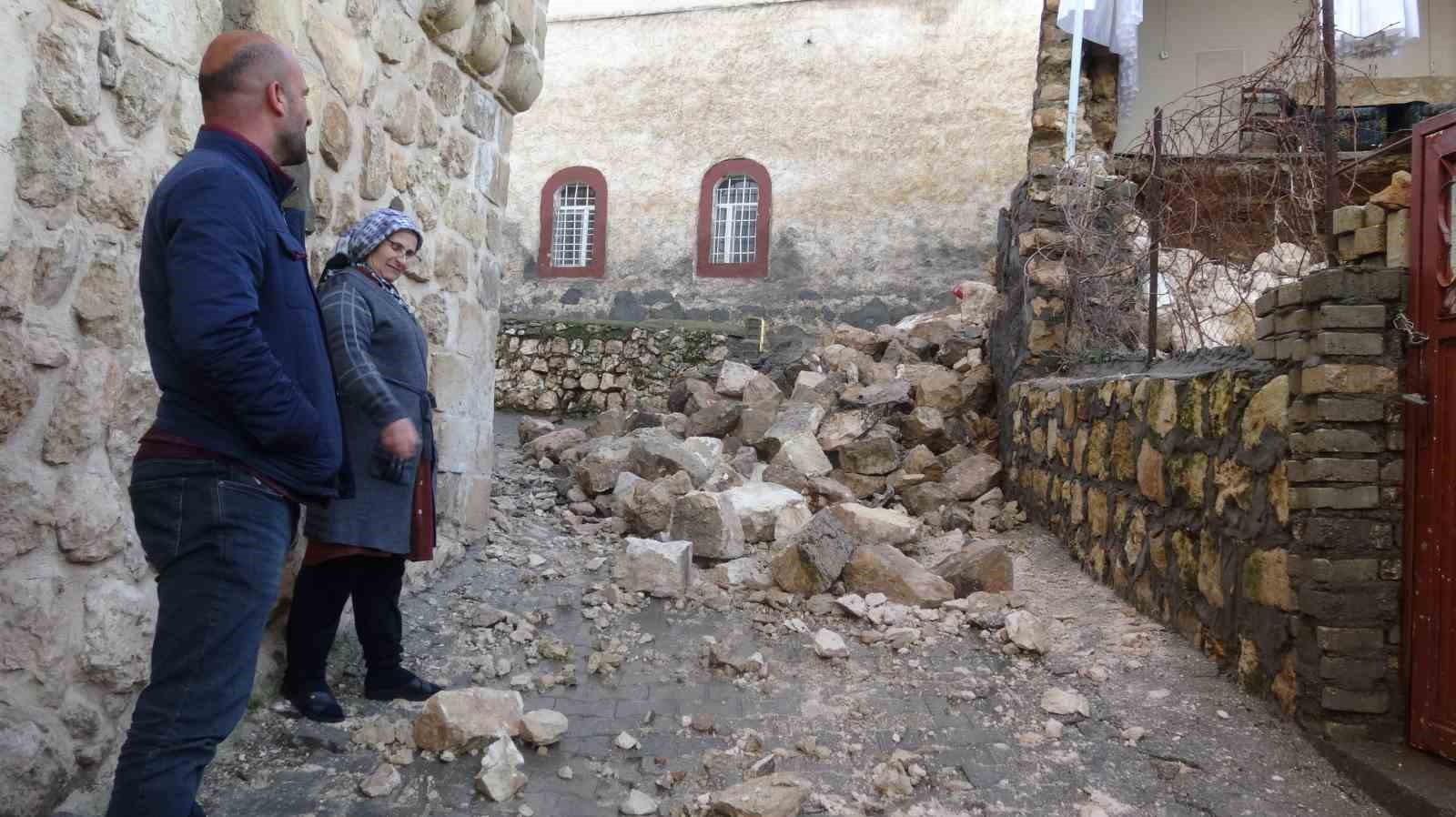 Gercüş’te sağanak yağışlara dayanamayan ev çöktü 5 gercuste saganak yagislara dayanamayan ev coktu 1 k4sMueHs