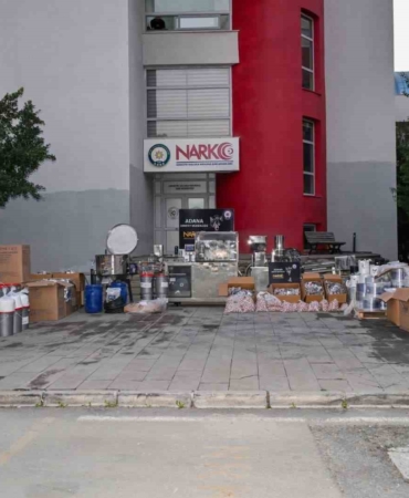 geri-donusum-merkezini-bile-uyusturucu-merkezine-cevirmisler-6-tutuklama-clyCyHYq.jpg