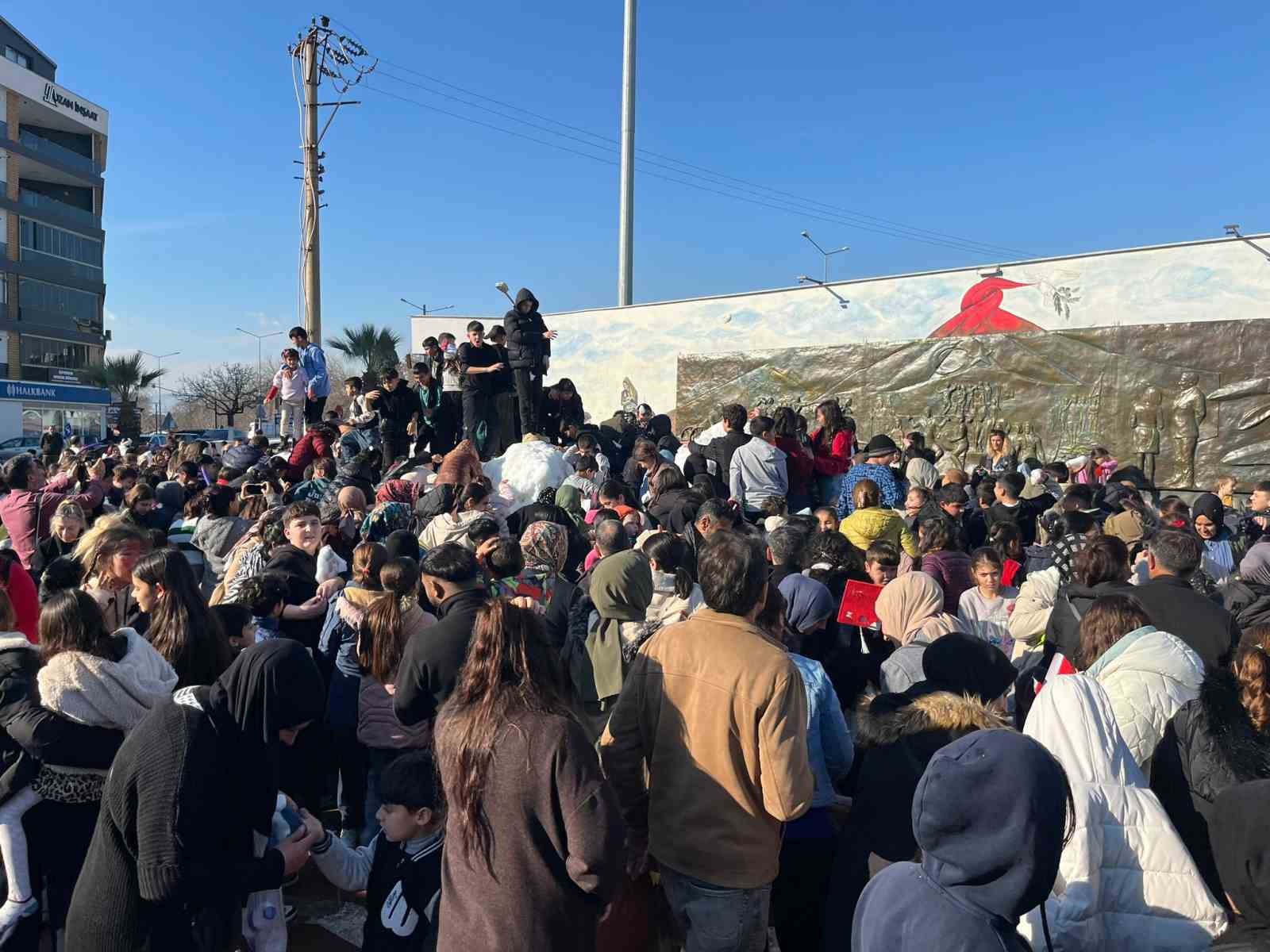 germencik belediyesinden karnelerini alan cocuklara kar surprizi 3 d6JUr5kA