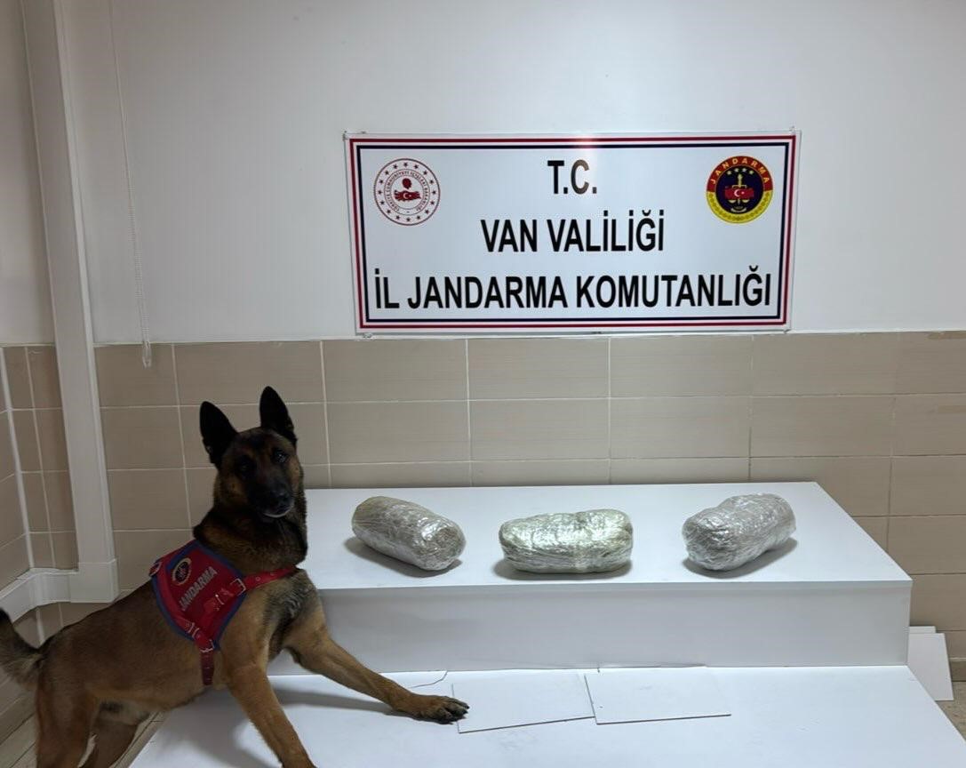 gevasta 3 kilo esrar ele gecirildi 0 1bAEZsBR