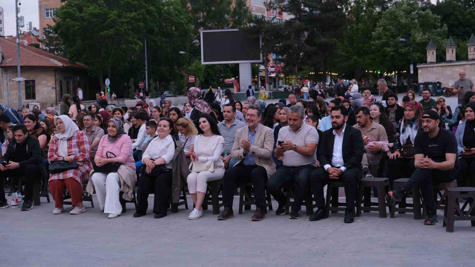 gezen sinema tiri karamanlilarla bulustu 1 RUPtClGJ