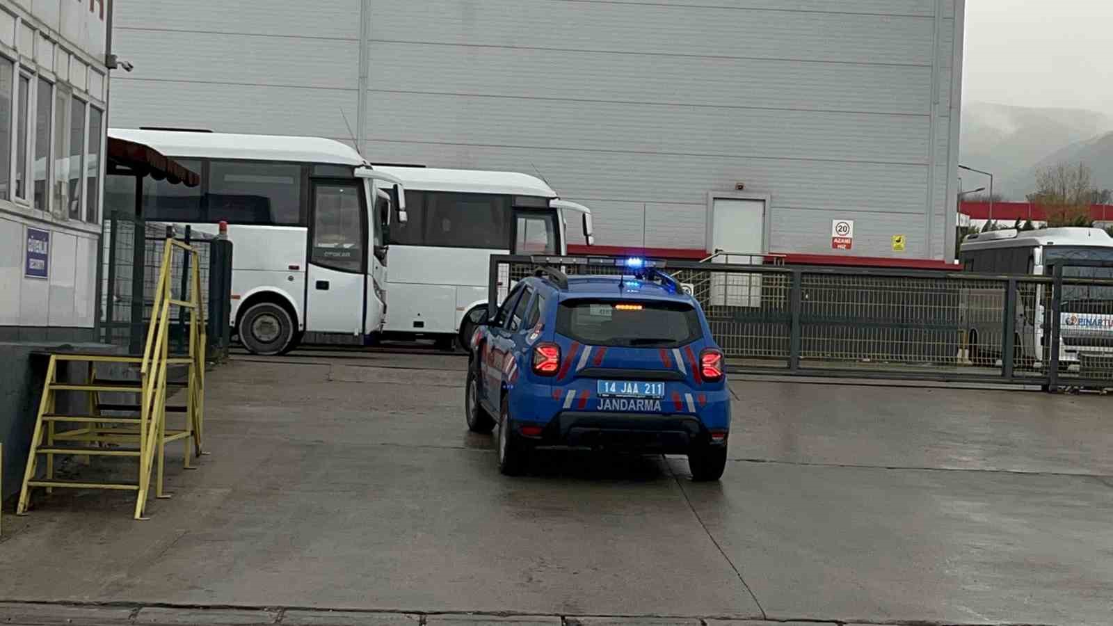 gezer fabrikasinda isciler is birakti 0 ZCp5pvEG