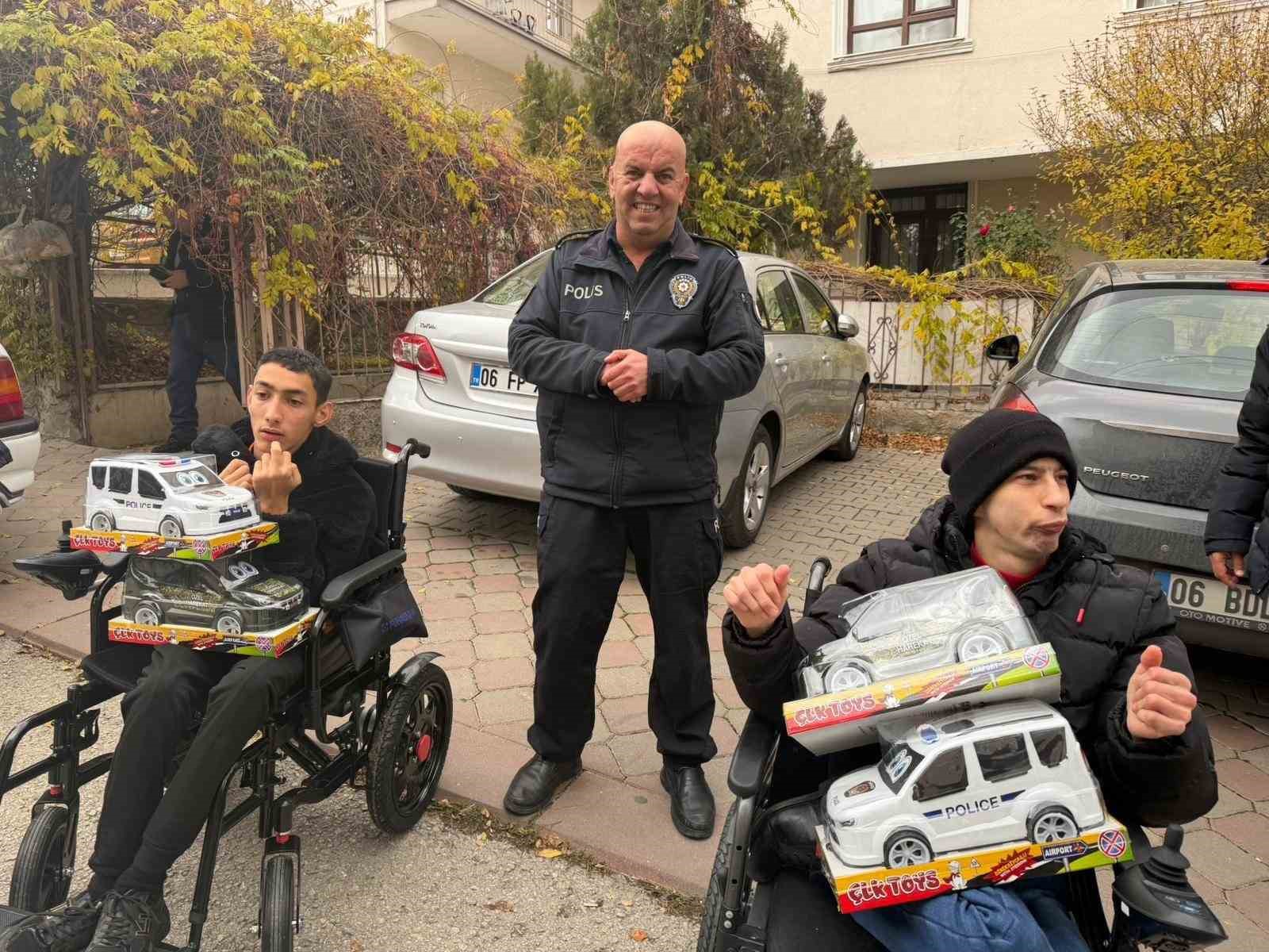 gezici asevi 81 ilde gonullere dokunuyor 1 RmUC1JVg