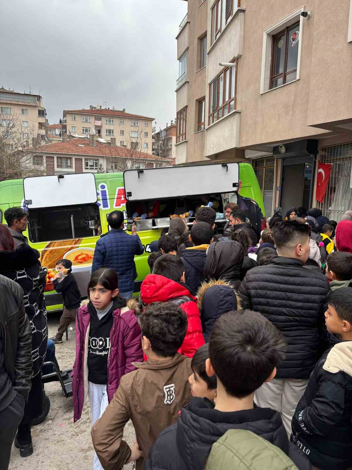 gezici asevi 81 ilde gonullere dokunuyor 2 sGYh3iLa